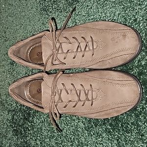 ECCO women's taupe tie shoe